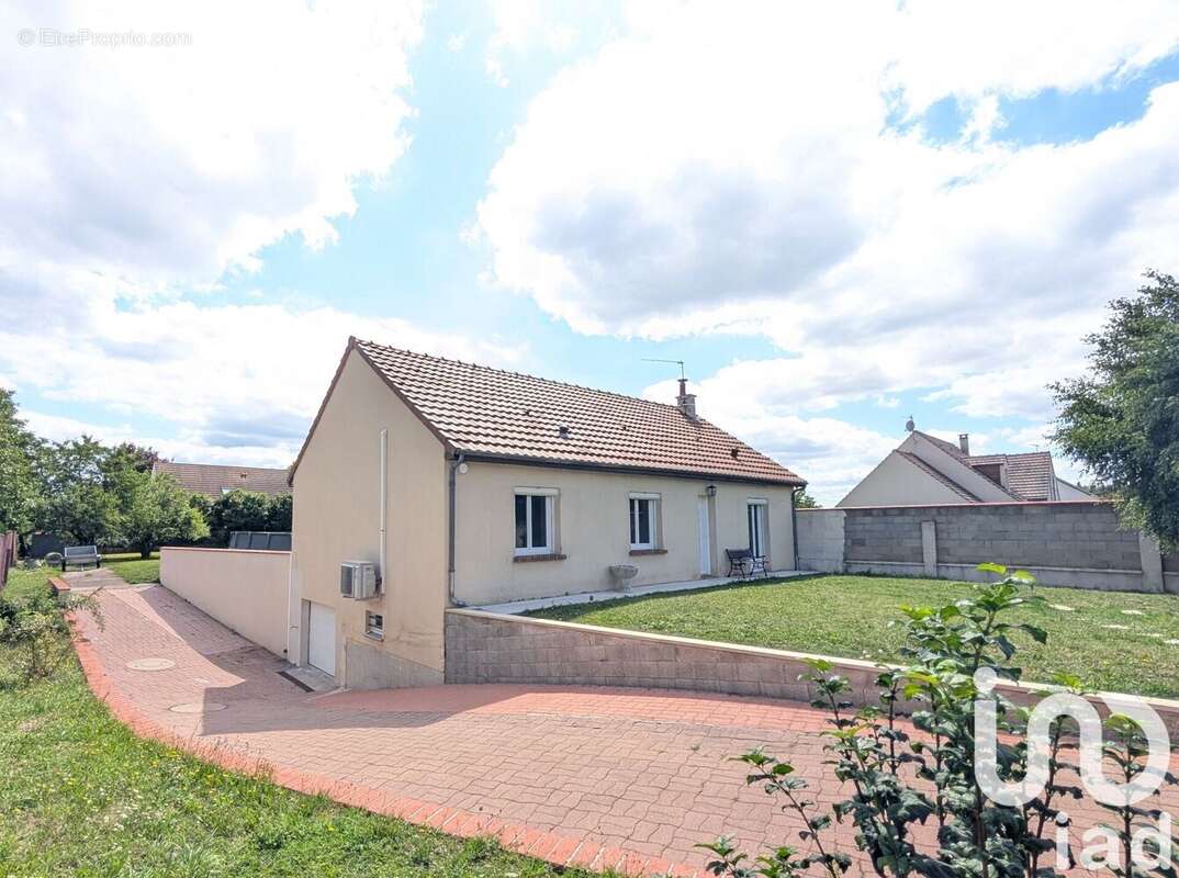 Maison 88 m² à Beaugency  - photo 2