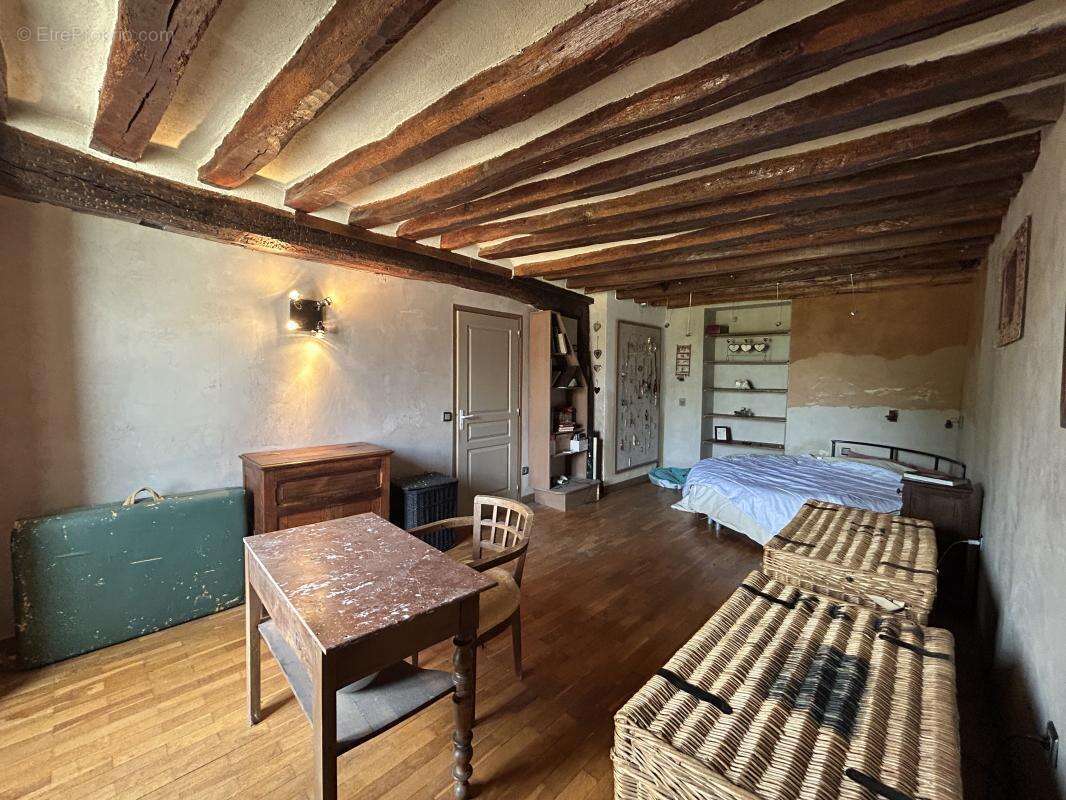 Corps de ferme 7 pièces 182 m² avec dépendances, grange et jardin 855 m² à Gommecourt - photo 17