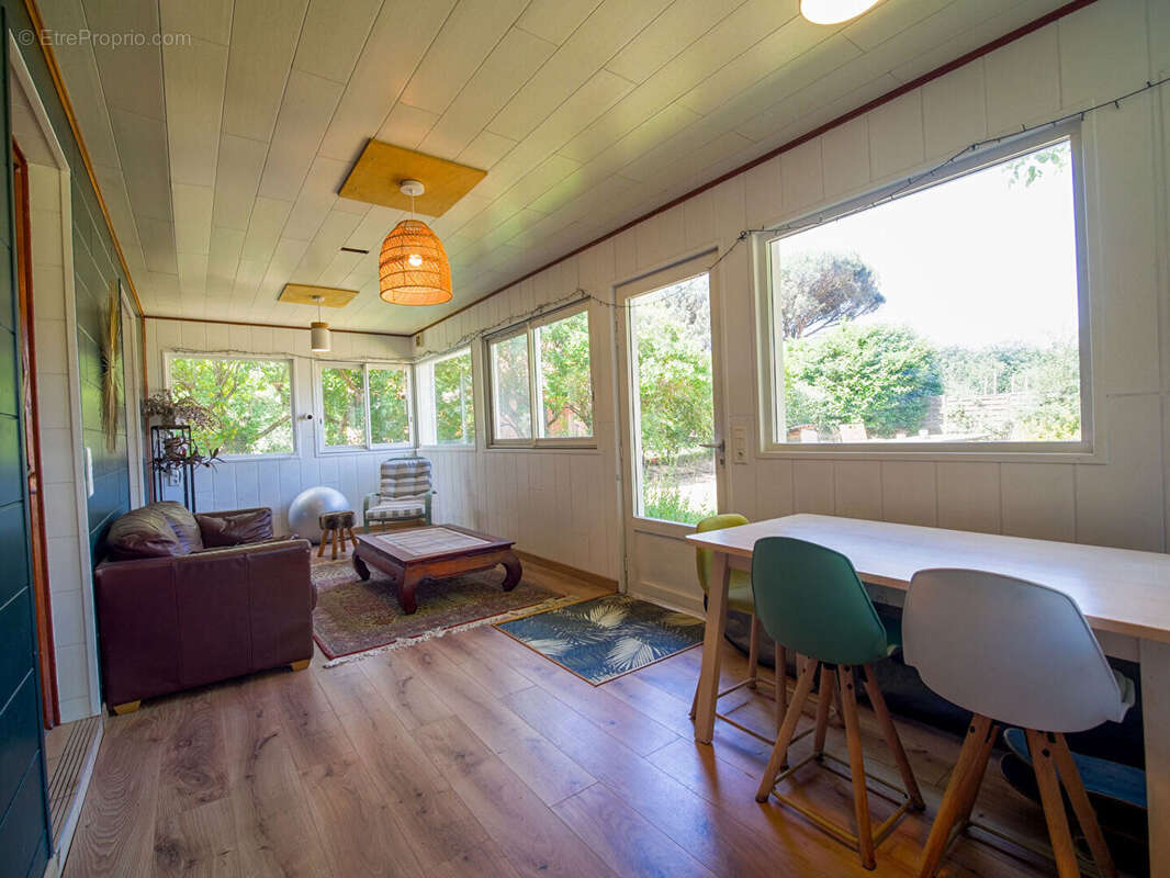 Maison rénovée avec grand terrain ! Un véritable coup de coeur - photo 9