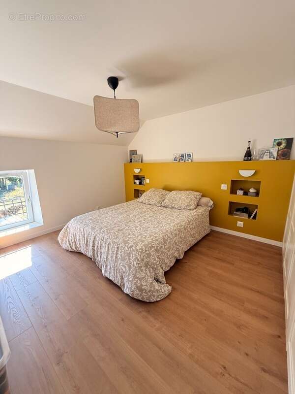 Maison en pierre entièrement rénovée, 95m², avec dépendances, terrain de 1154m² 148 000 € - photo 12