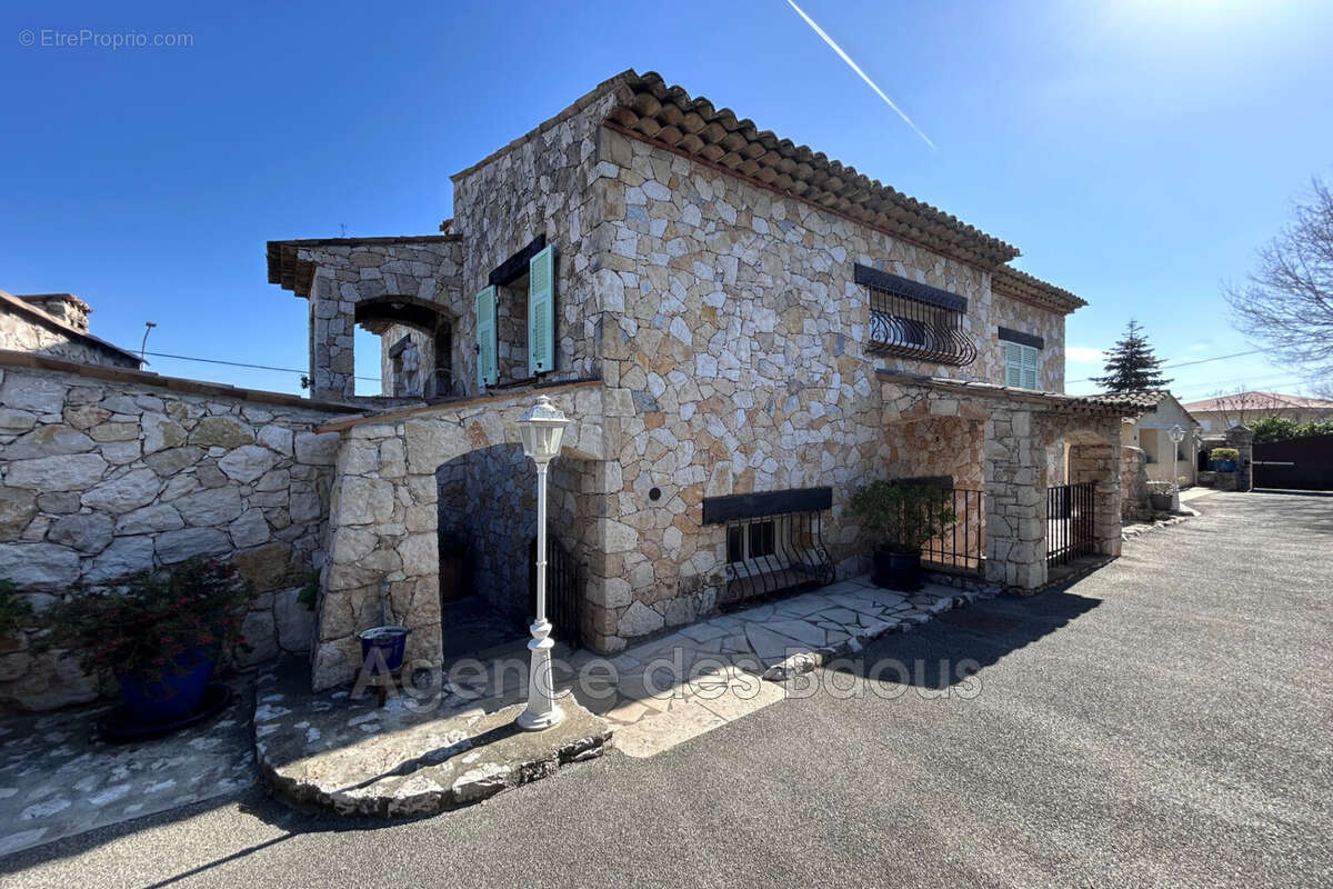 Maison à LA GAUDE