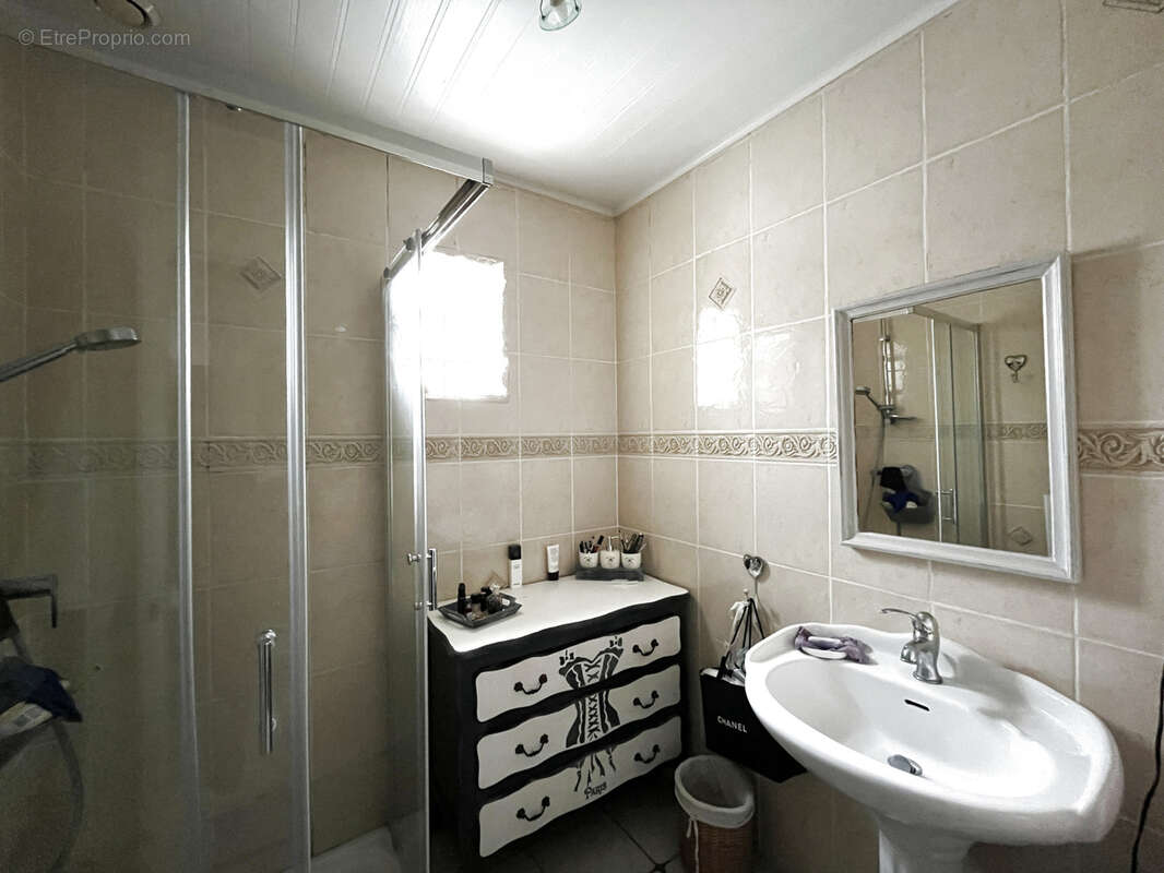 Maison à LA CHAPELLE-LA-REINE