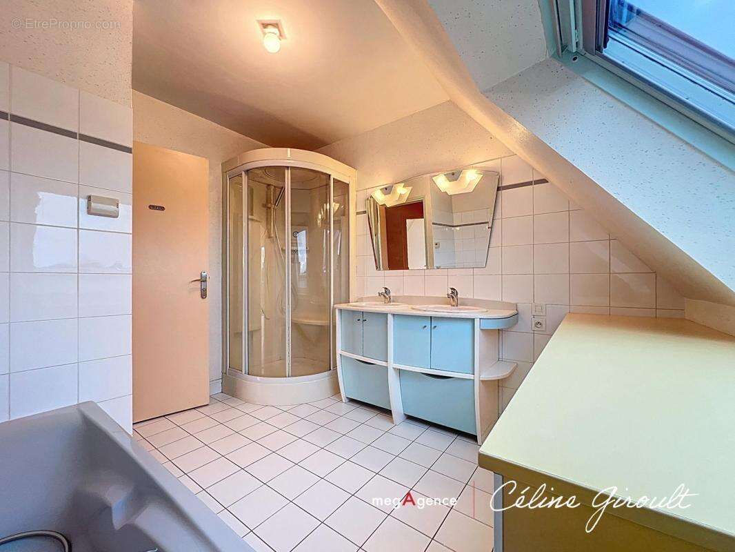 Maison à LE VAL-SAINT-PERE