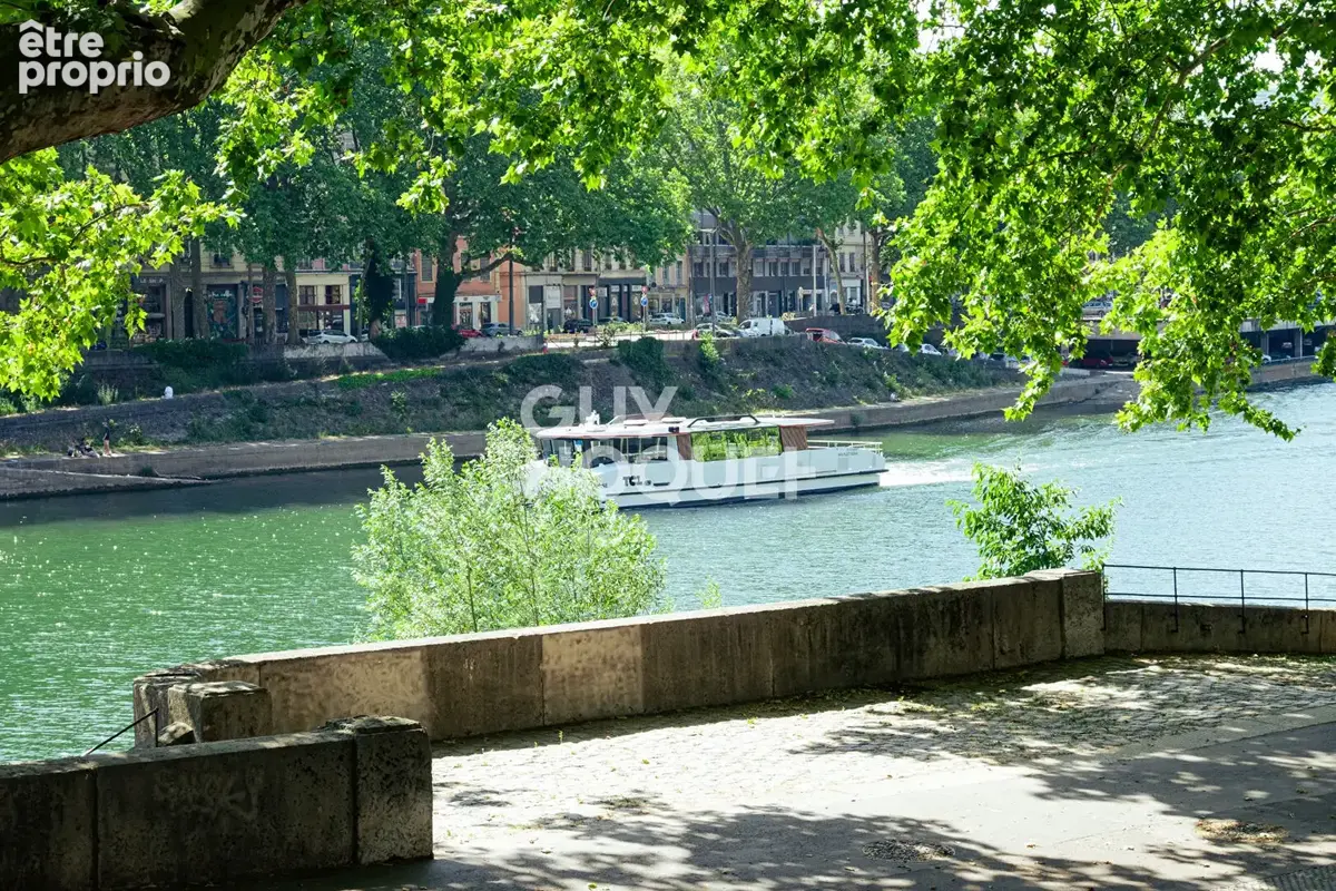 Duplex d'exception refait à neuf quai saint-vincent  vue saône  dpe c 3 pièces 81 m² - photo 10