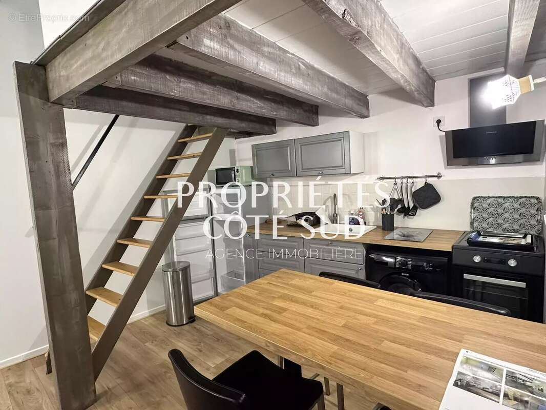 Appartement à MORNAS