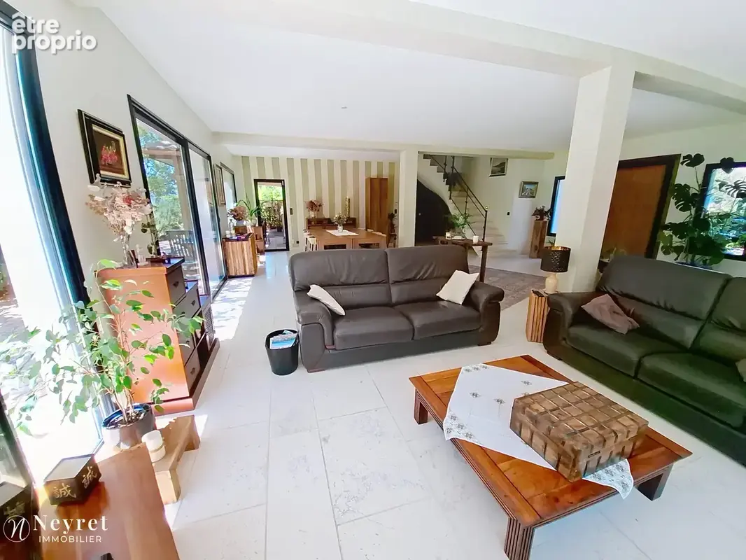 Rare : Maison d'architecte d'exception de 308 m2 sur son terrain paysagé de 2546 m2 - photo 16