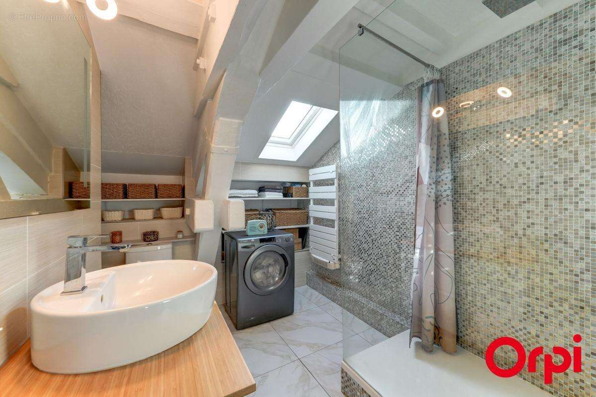 Appartement à SATHONAY-CAMP