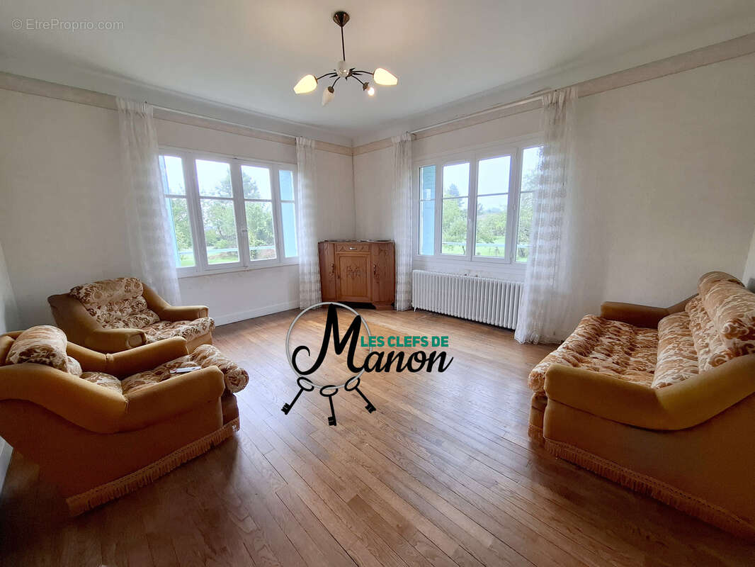 Maison à SAINT-SORNIN-LEULAC