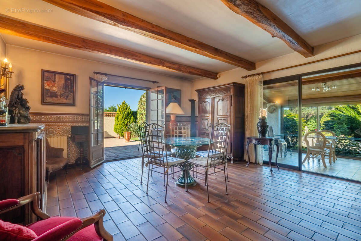 Maison à SIX-FOURS-LES-PLAGES