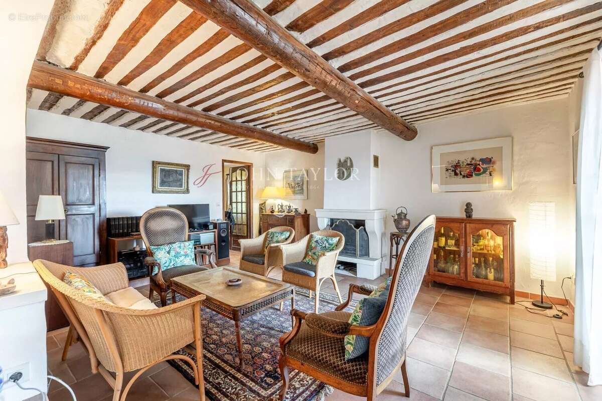 Maison à SAINT-SATURNIN-LES-APT