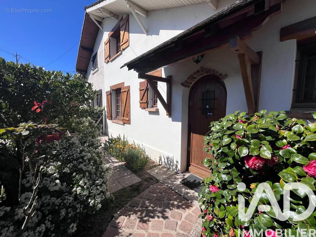 Photo 1 - Maison à SAINT-OUEN-L'AUMONE