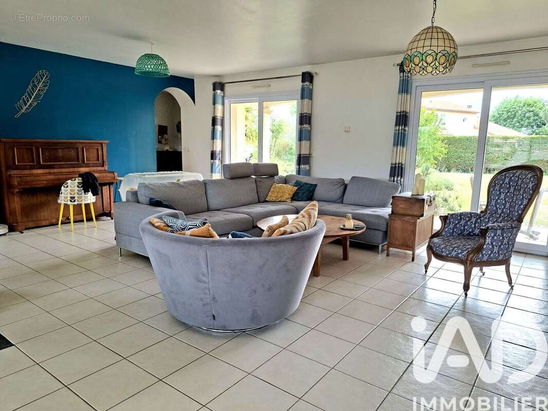 Maison 171 m² à Quincay  - photo 5