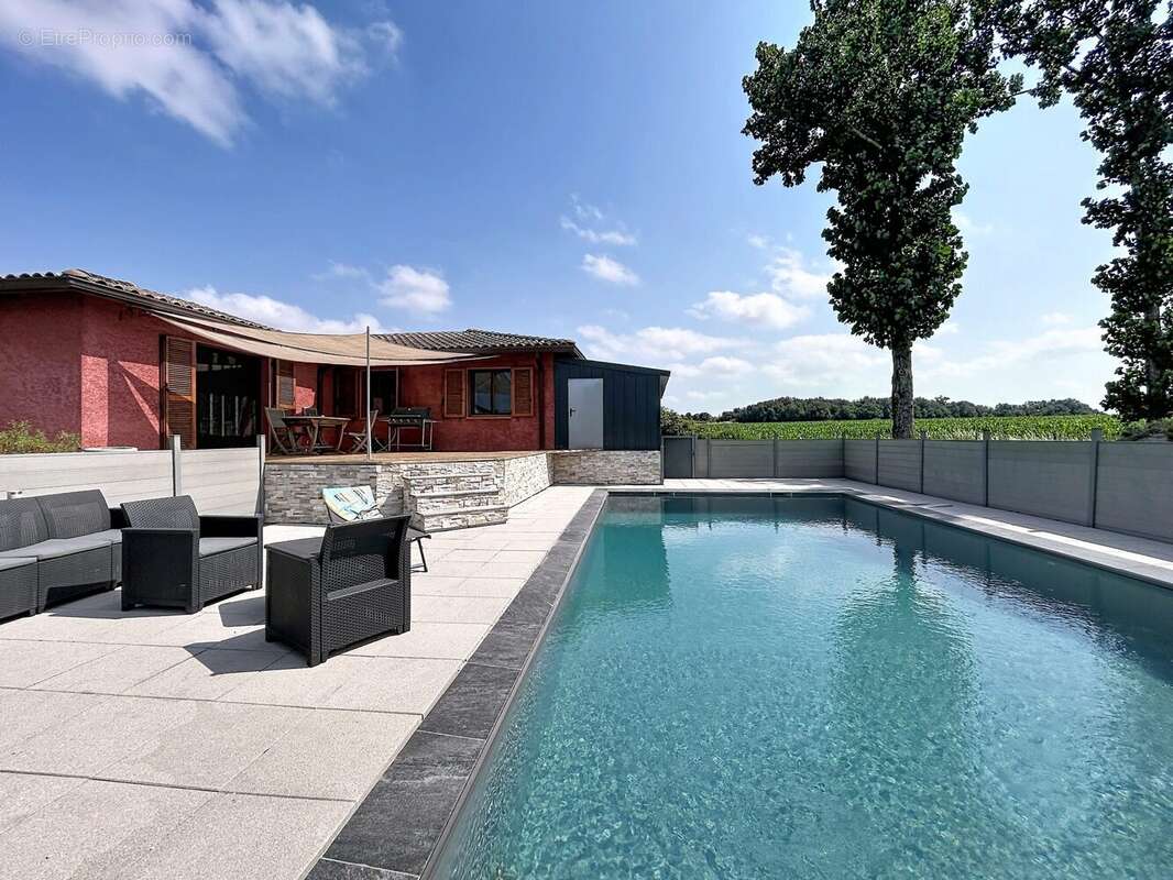 Maison 125 m² à Castelnau-D'estretefonds  - photo 2