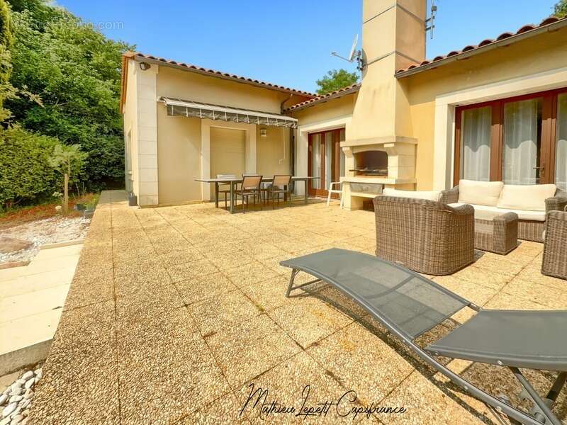 Maison à COULOUNIEIX-CHAMIERS