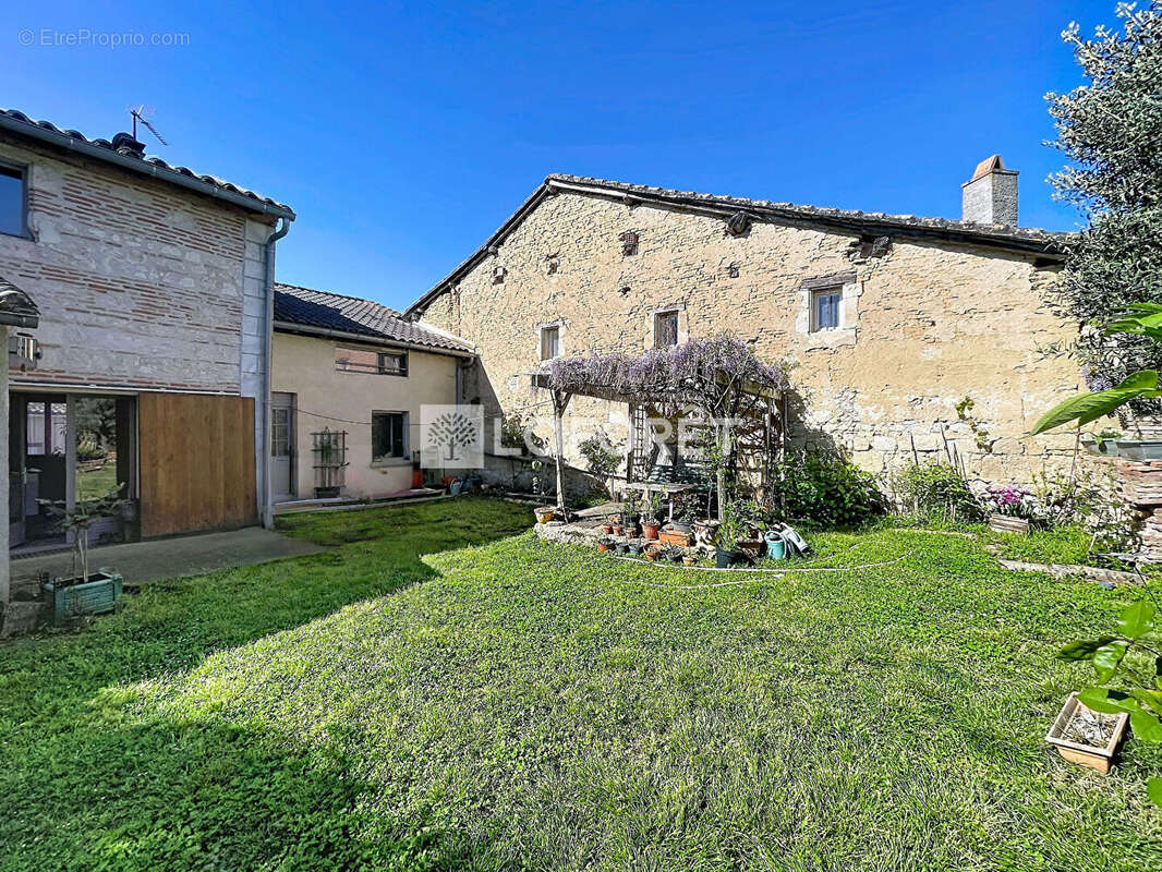 Maison à CAUMONT