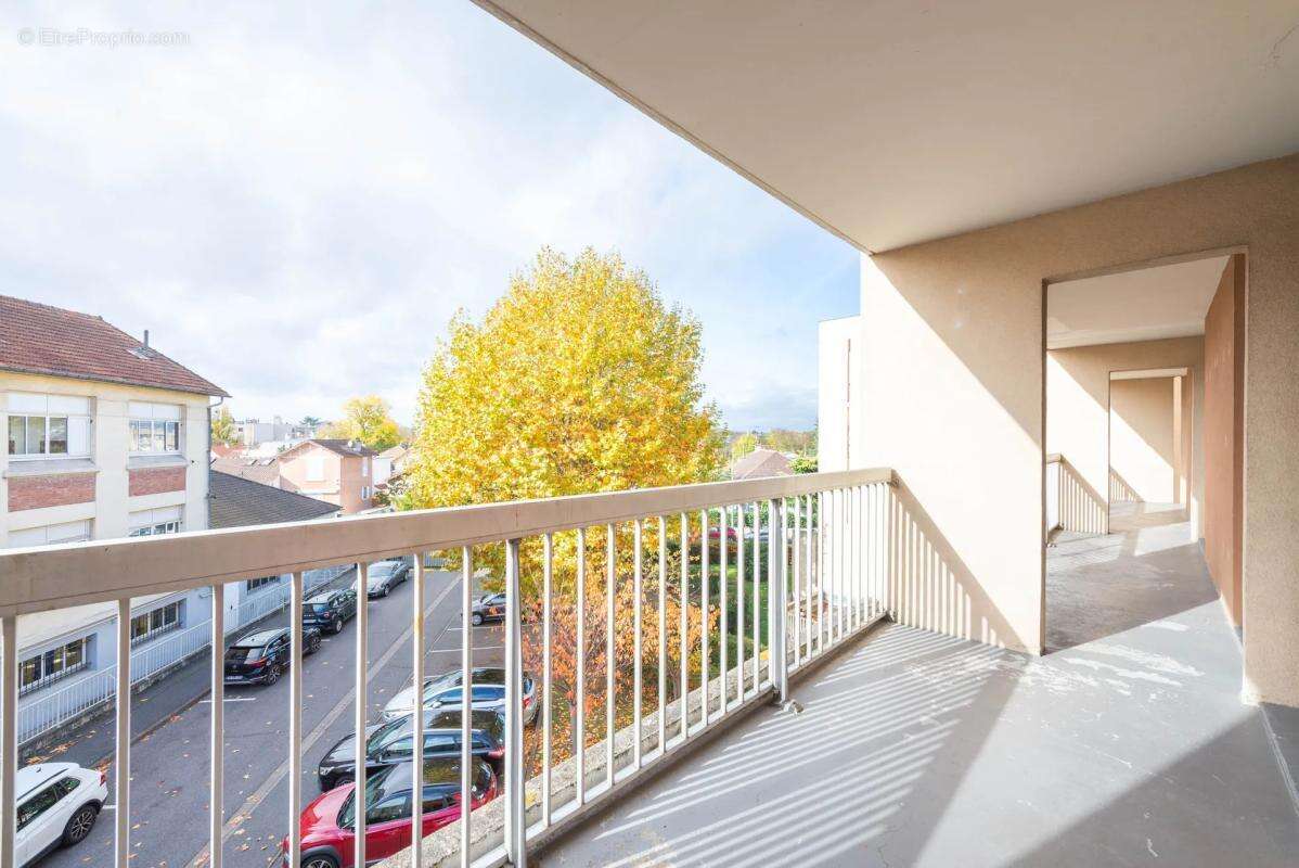 Appartement à SARTROUVILLE