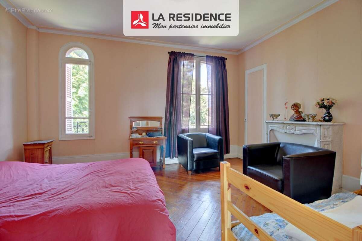 Maison à SAINT-ETIENNE-DU-ROUVRAY