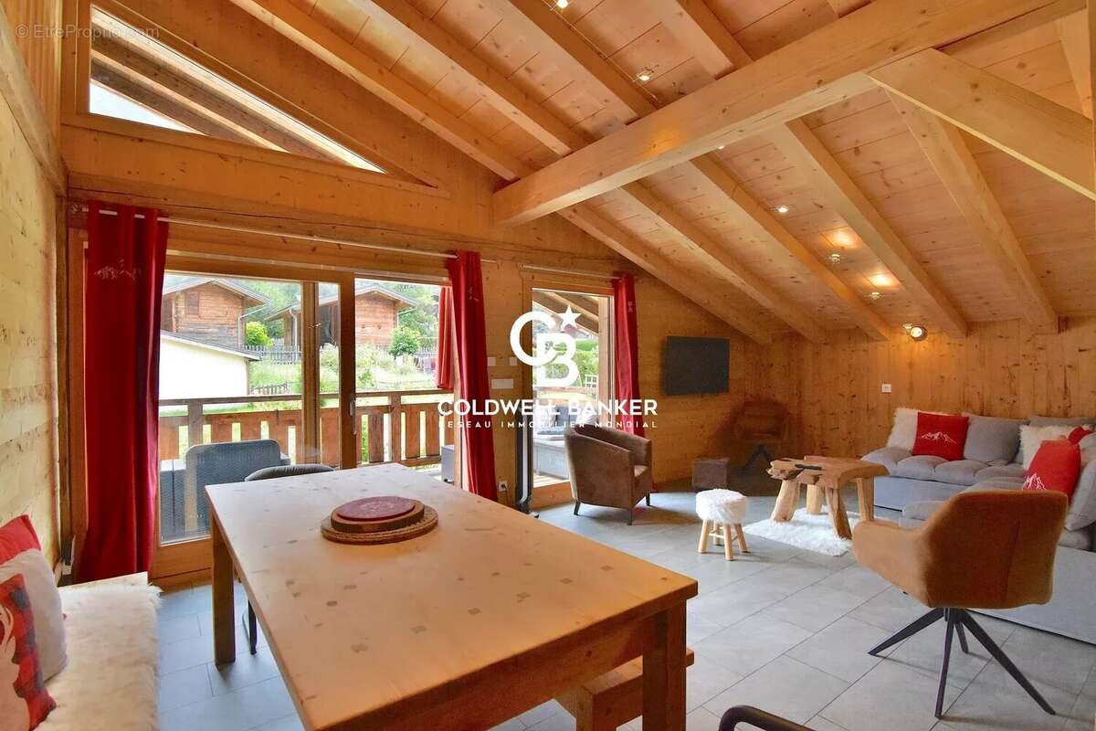 Ferme de 292 m², composée de 3 appartements - Les Houches - photo 2