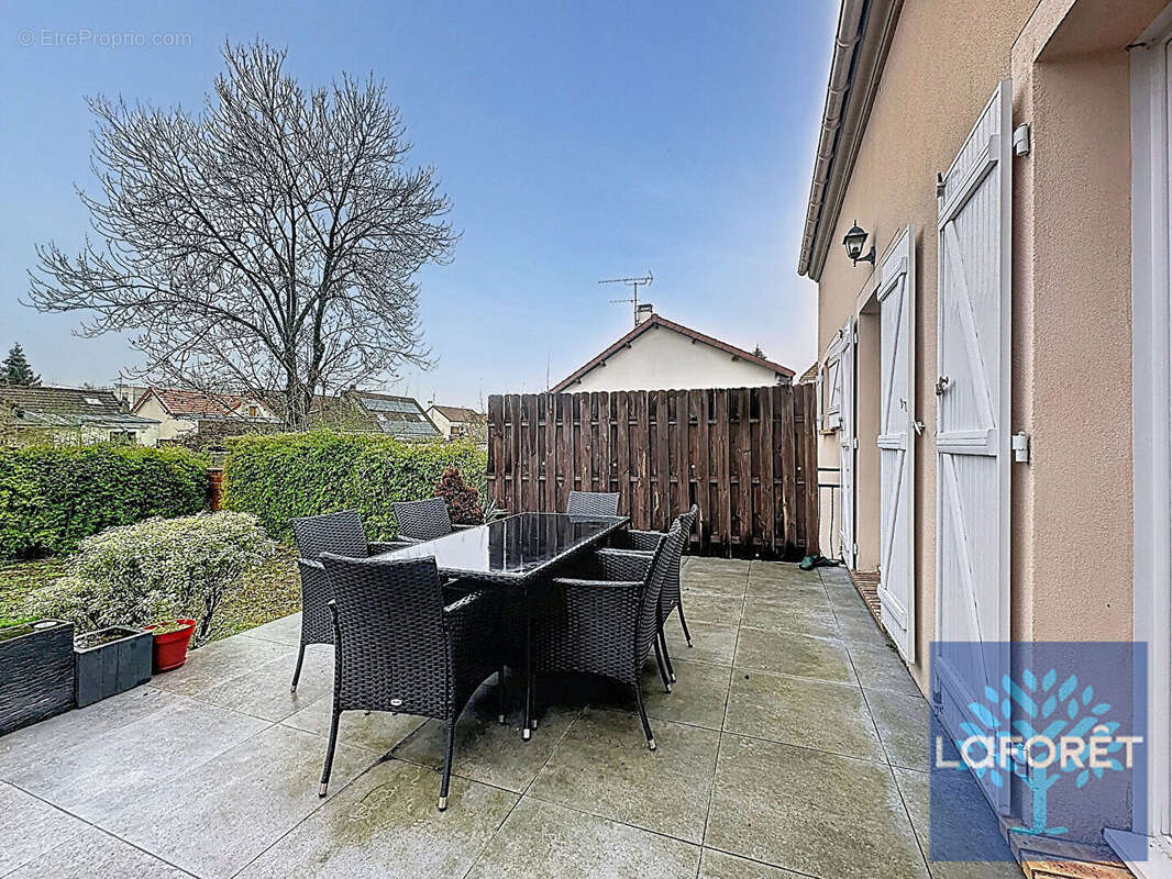 Maison à VIGNEUX-SUR-SEINE