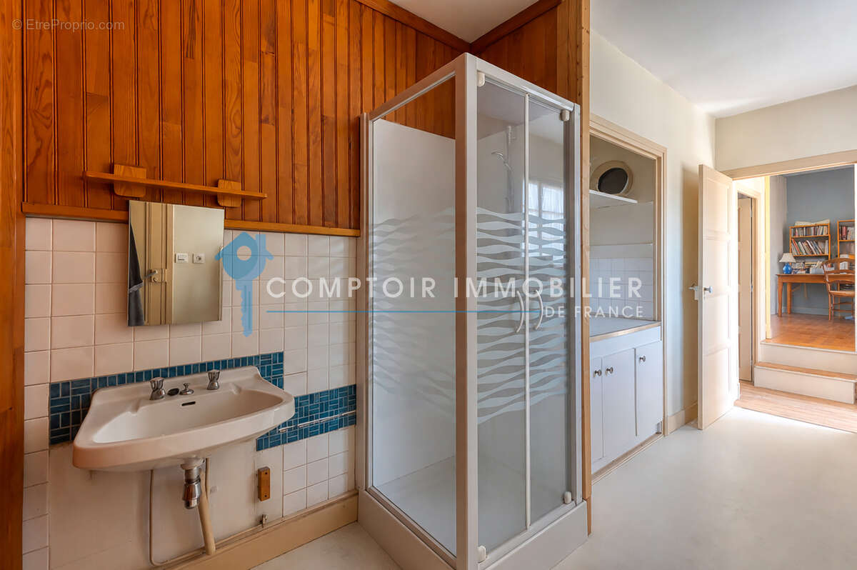 Isère (38) La Tronche -Maison Atypique 220 m2 sur terrain arboré de 1240 m2 - photo 14