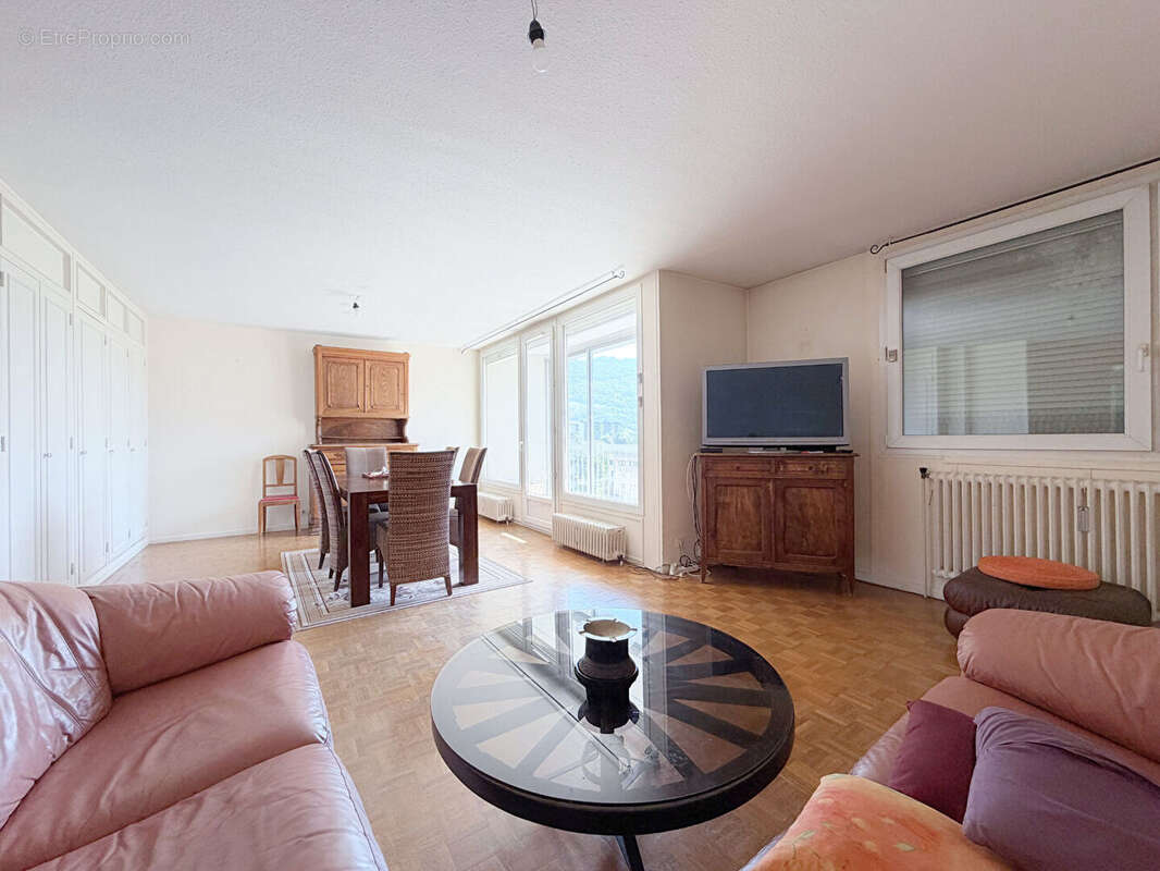 Appartement à CLUSES