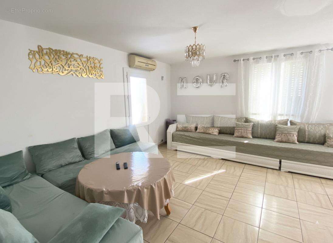 Appartement à LUNEL