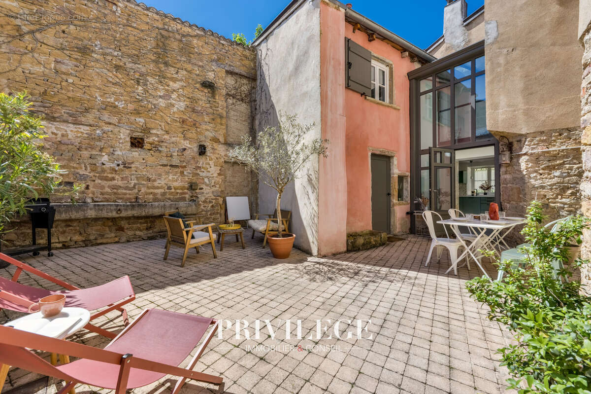 Maison à SAINT-CYR-AU-MONT-D'OR