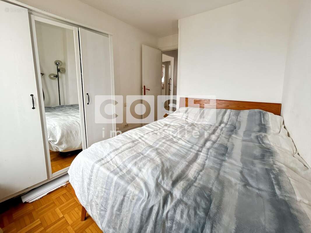 Appartement à COURBEVOIE