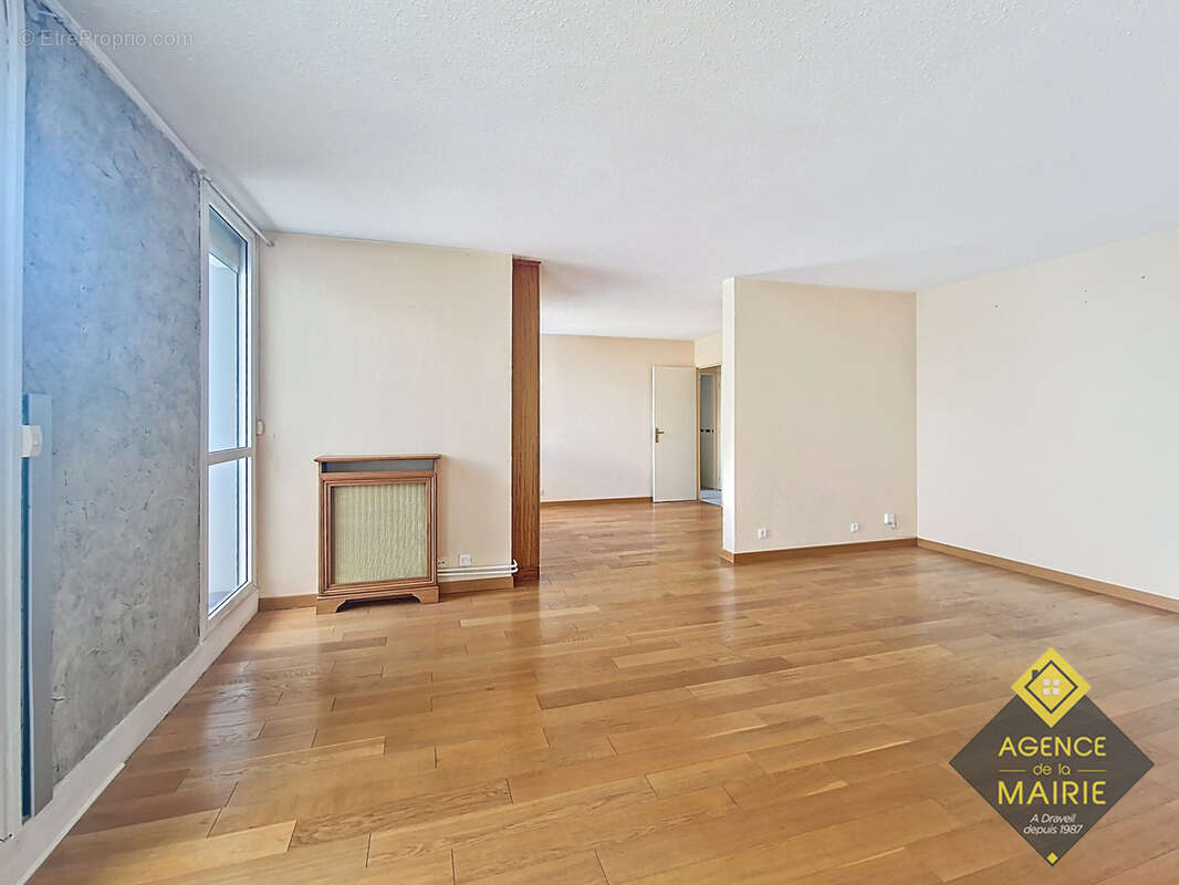 Appartement à QUINCY-SOUS-SENART