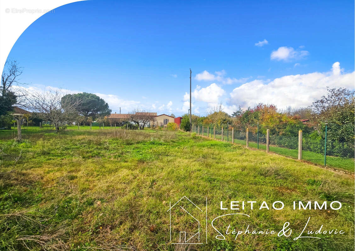 Terrain à BRIATEXTE