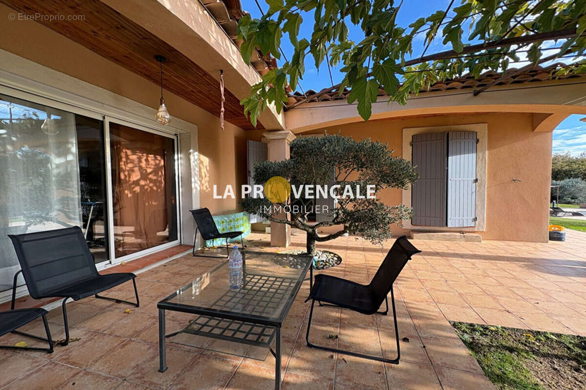 Maison à POURRIERES