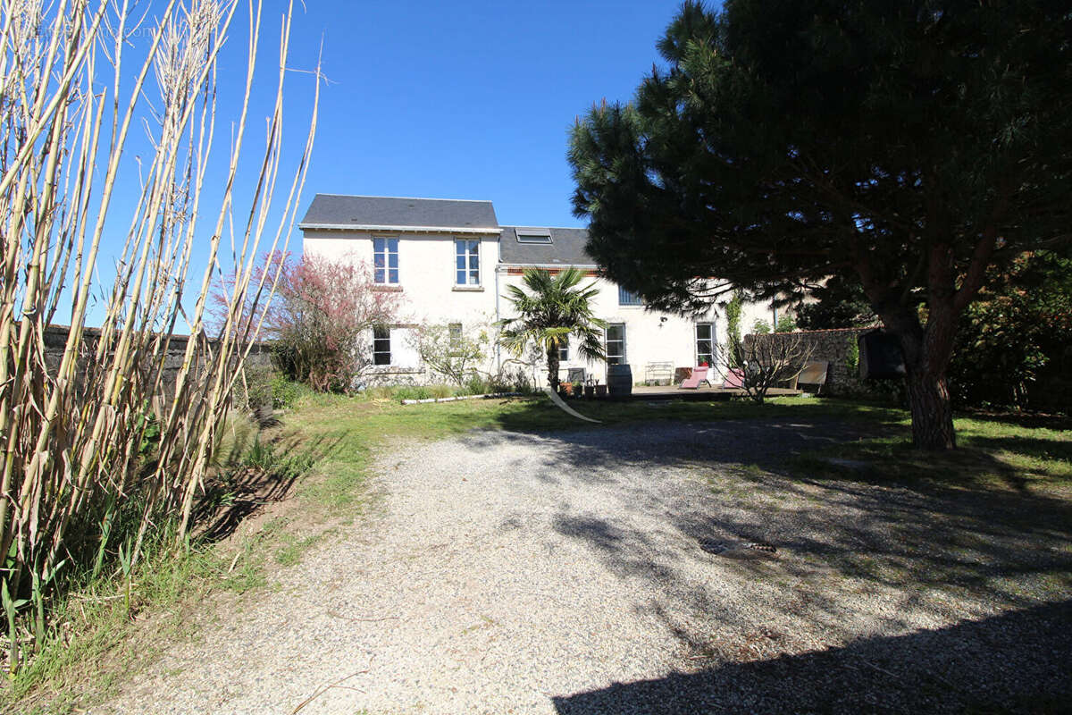 Maison 130 m² à Vineuil  - photo 17