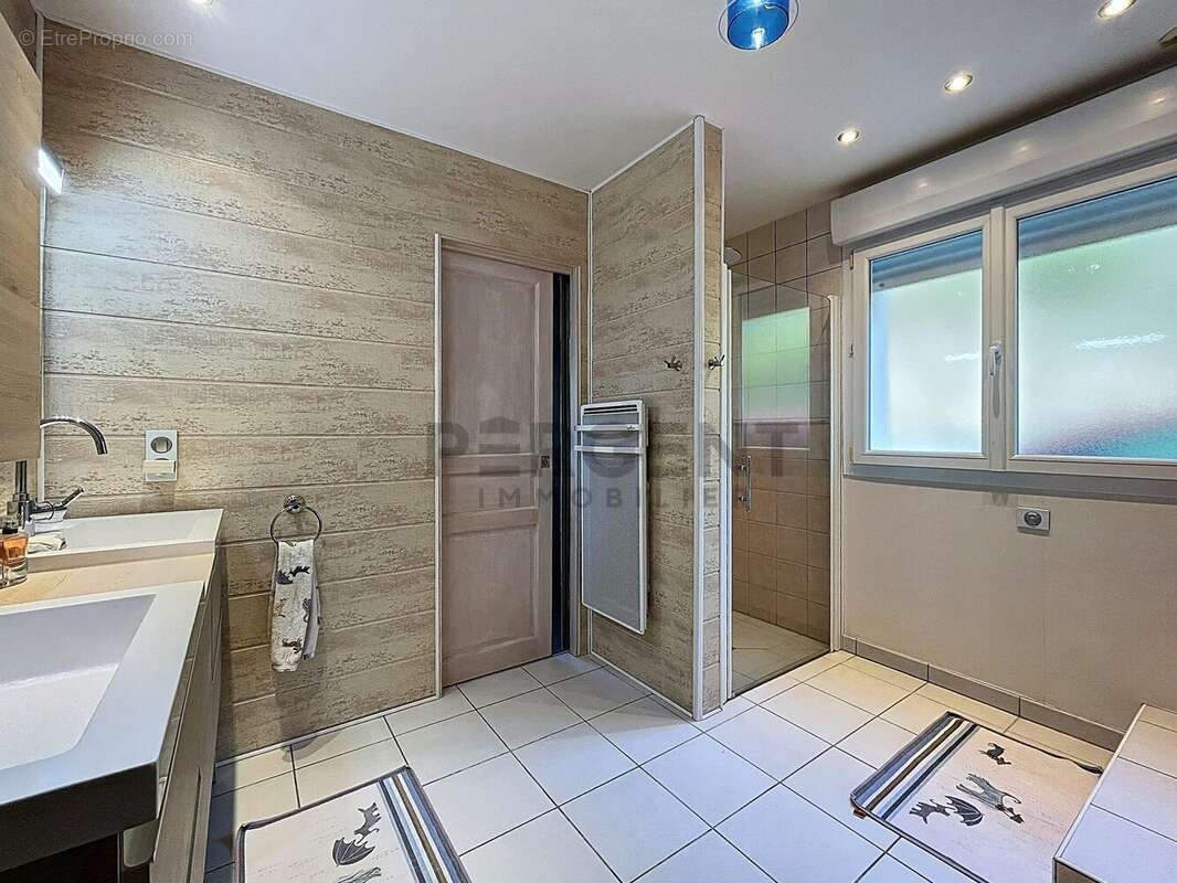 Maison à CONDE-LES-HERPY