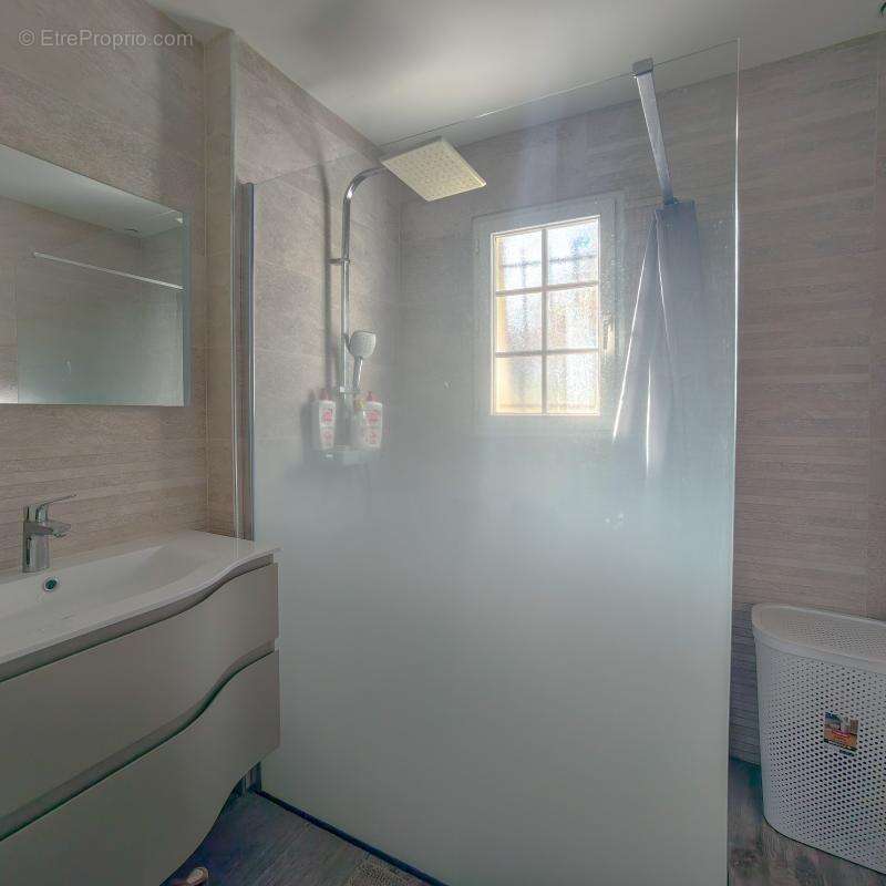 Maison à NEUILLE-PONT-PIERRE