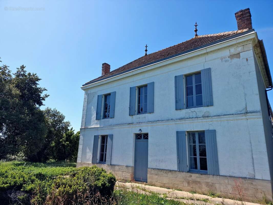 Maison à MONPRIMBLANC