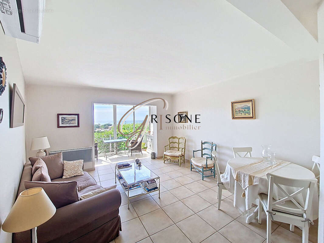 Appartement à SIX-FOURS-LES-PLAGES