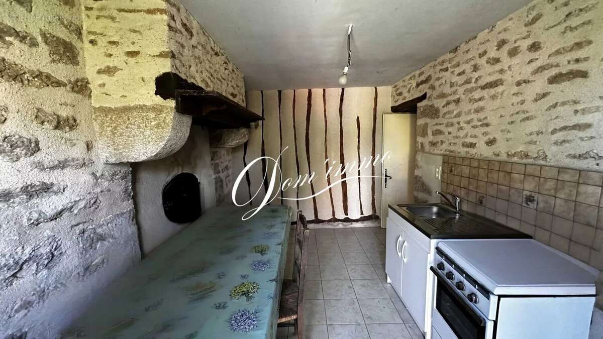 Maison à VIC-SOUS-THIL