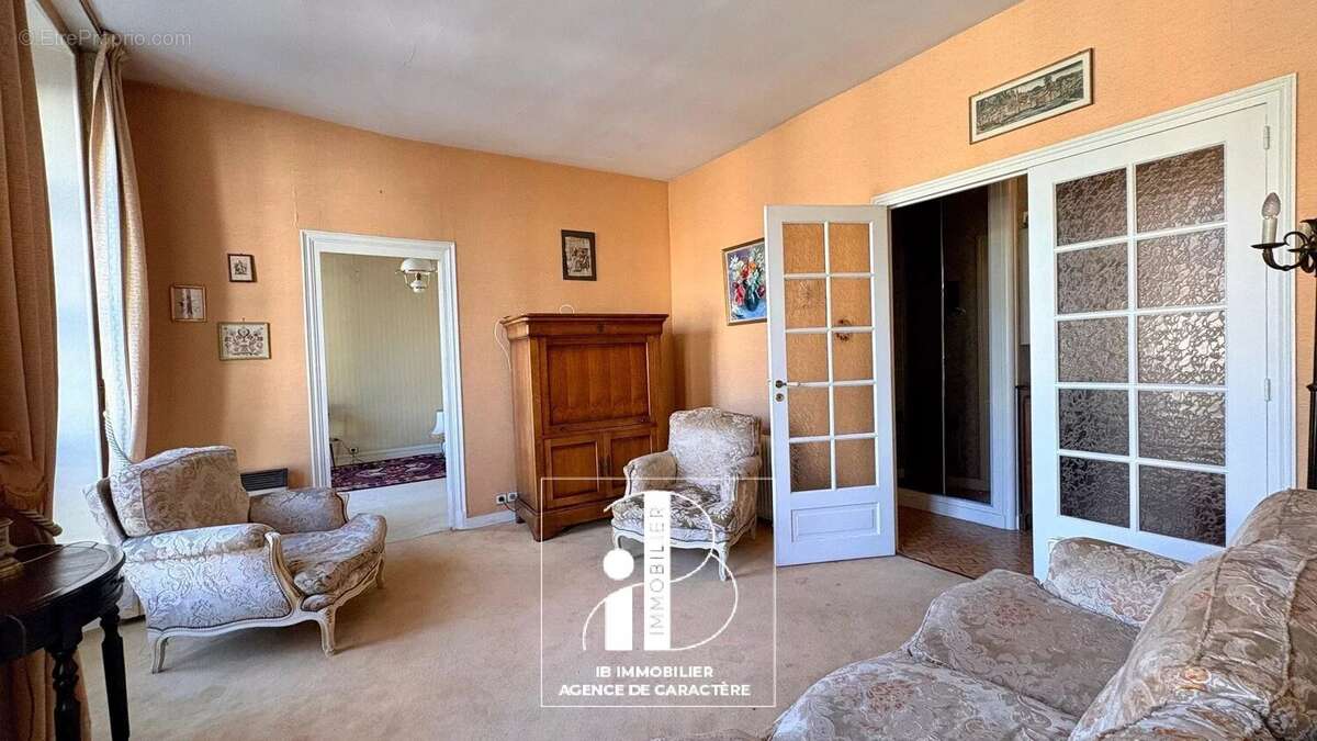 Appartement à FONTAINEBLEAU