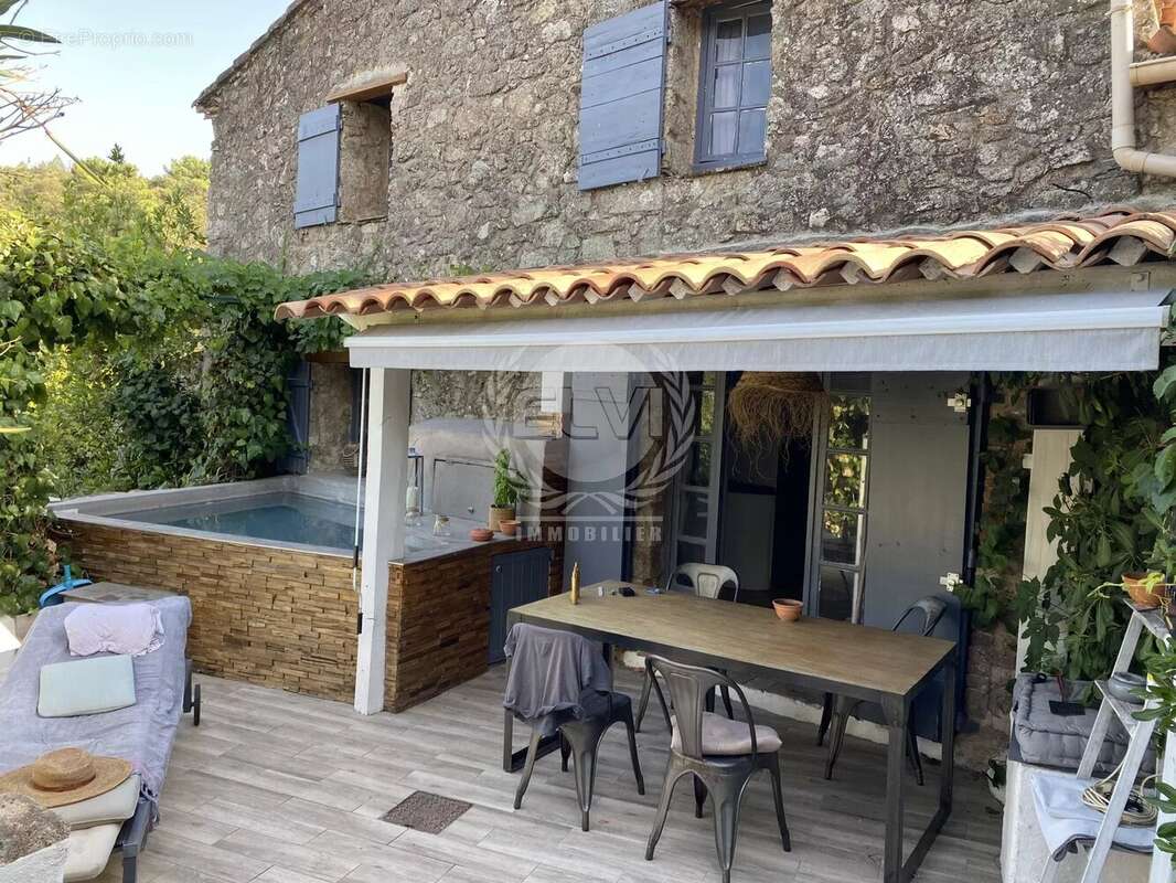 Maison à PLAN-DE-LA-TOUR