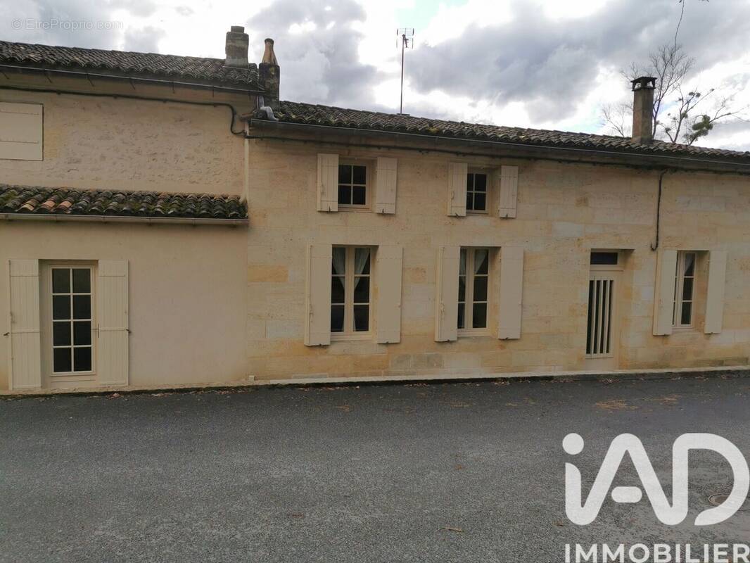 Photo 1 - Maison à LES ARTIGUES-DE-LUSSAC
