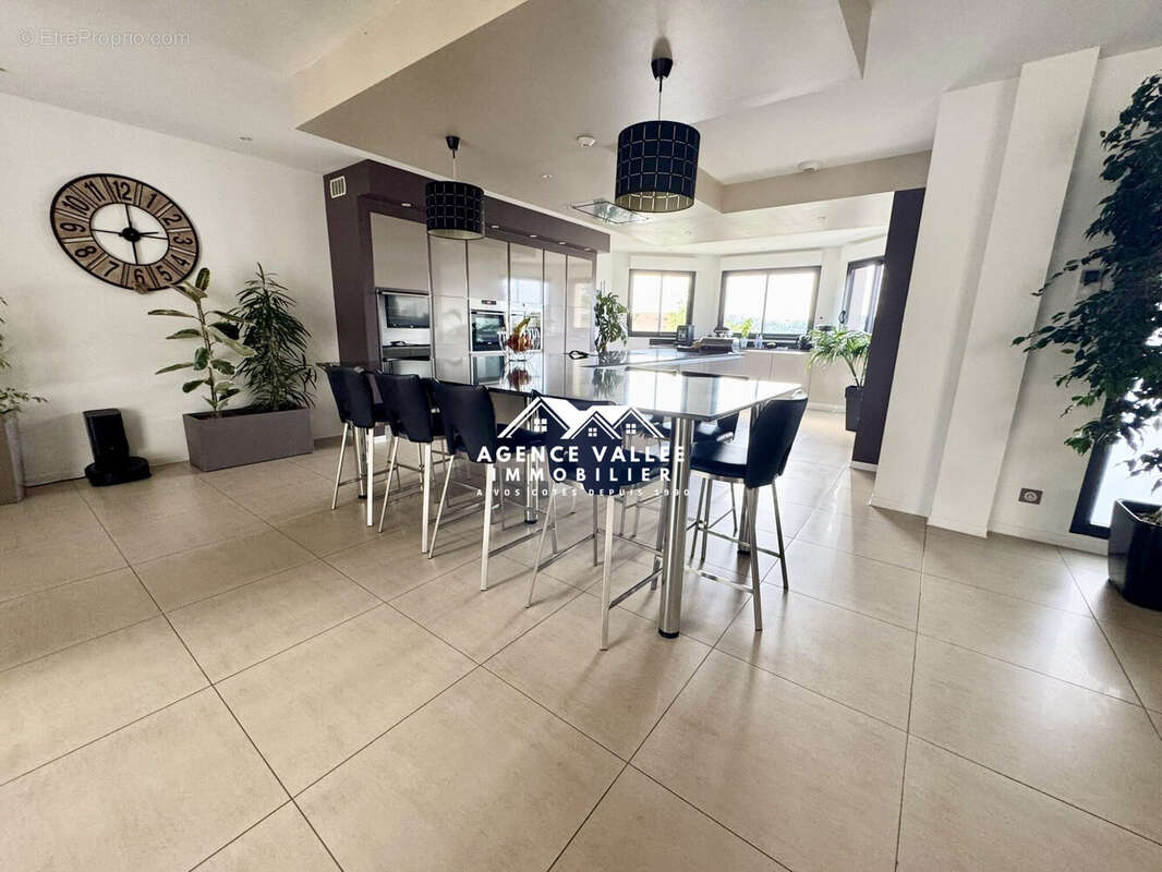 Maison à SAINTRY-SUR-SEINE