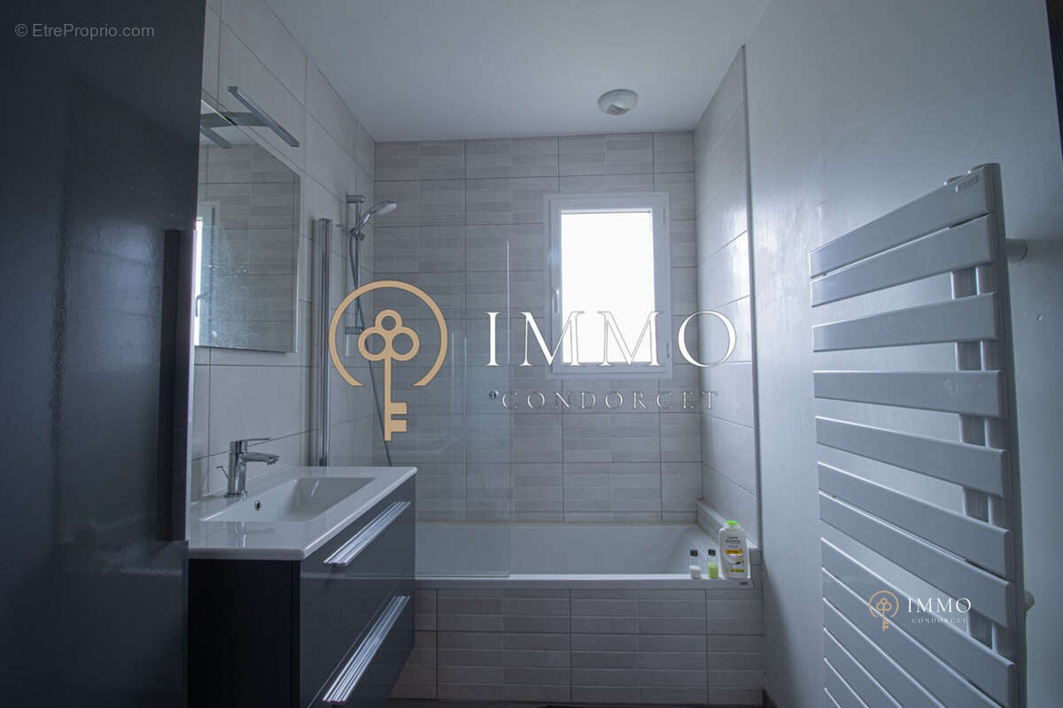 Maison à L&#039;HAY-LES-ROSES