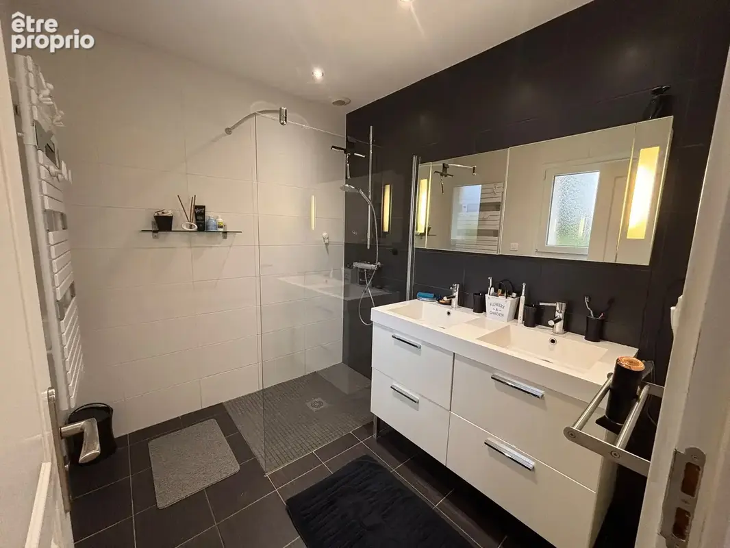 Bourg du CELLIER -  Belle maison plain pied  - 200 m2 - 8 pièces - piscine - photo 17