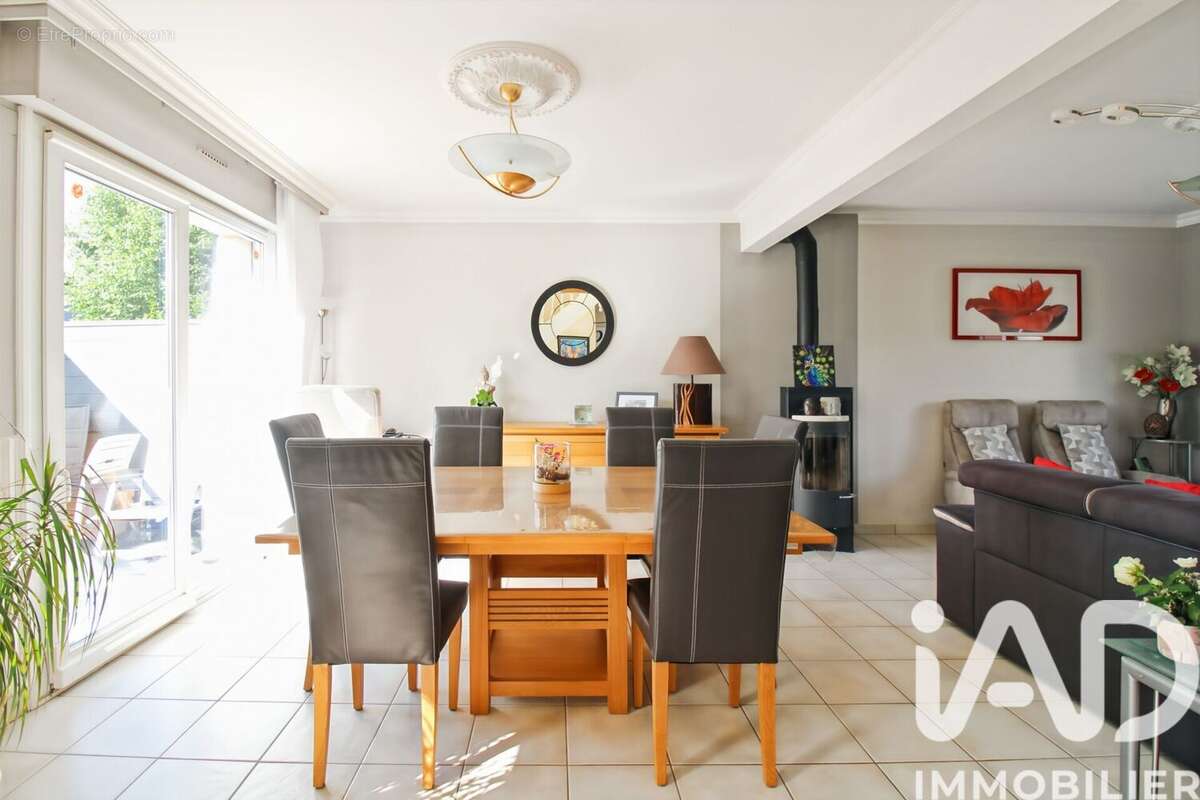 Maison 100 m² à Pommeret  - photo 5