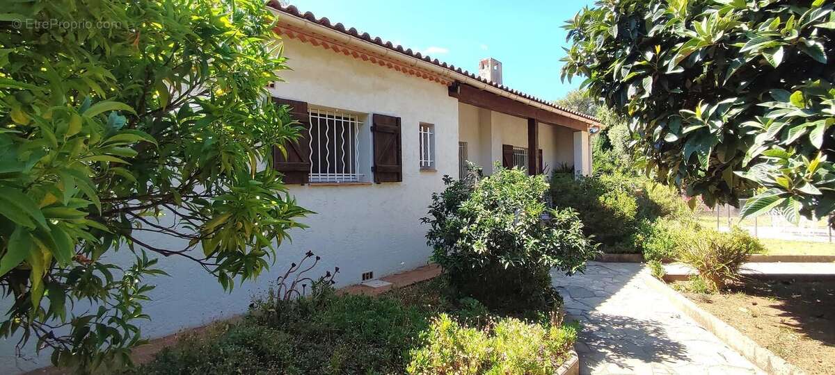 Maison à LA LONDE-LES-MAURES