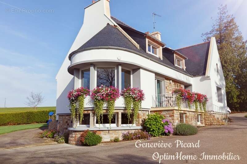 Maison à CARHAIX-PLOUGUER