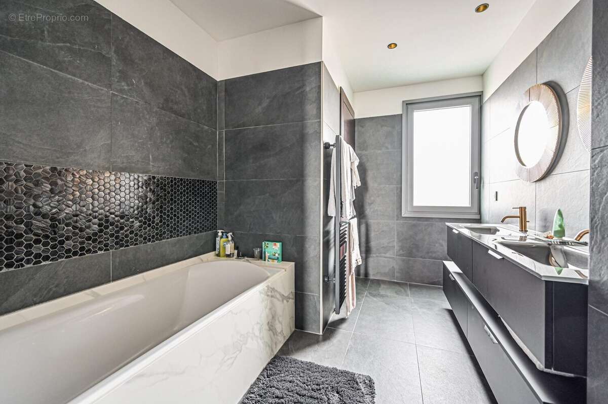 Maison 276 m² à Bonneuil-Sur-Marne  - photo 8