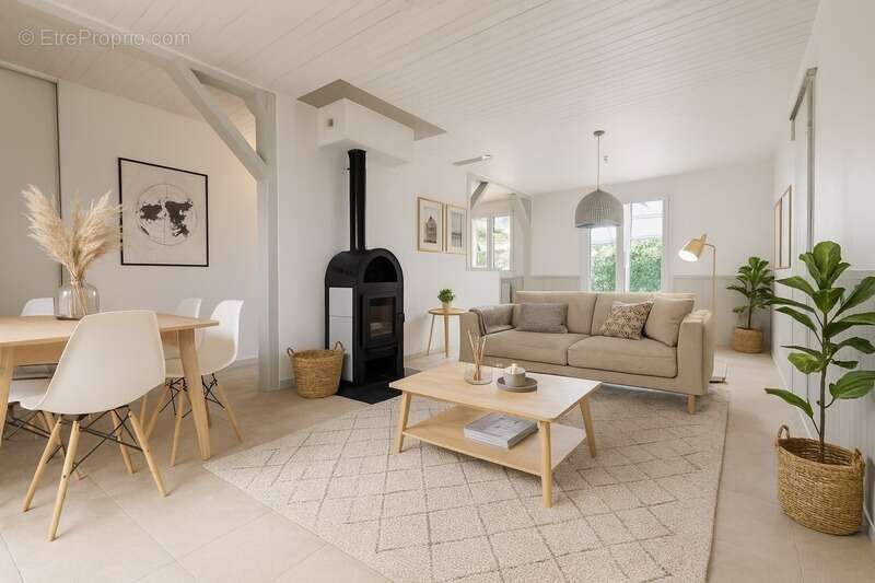 Maison à SAINT-ETIENNE-DE-CROSSEY