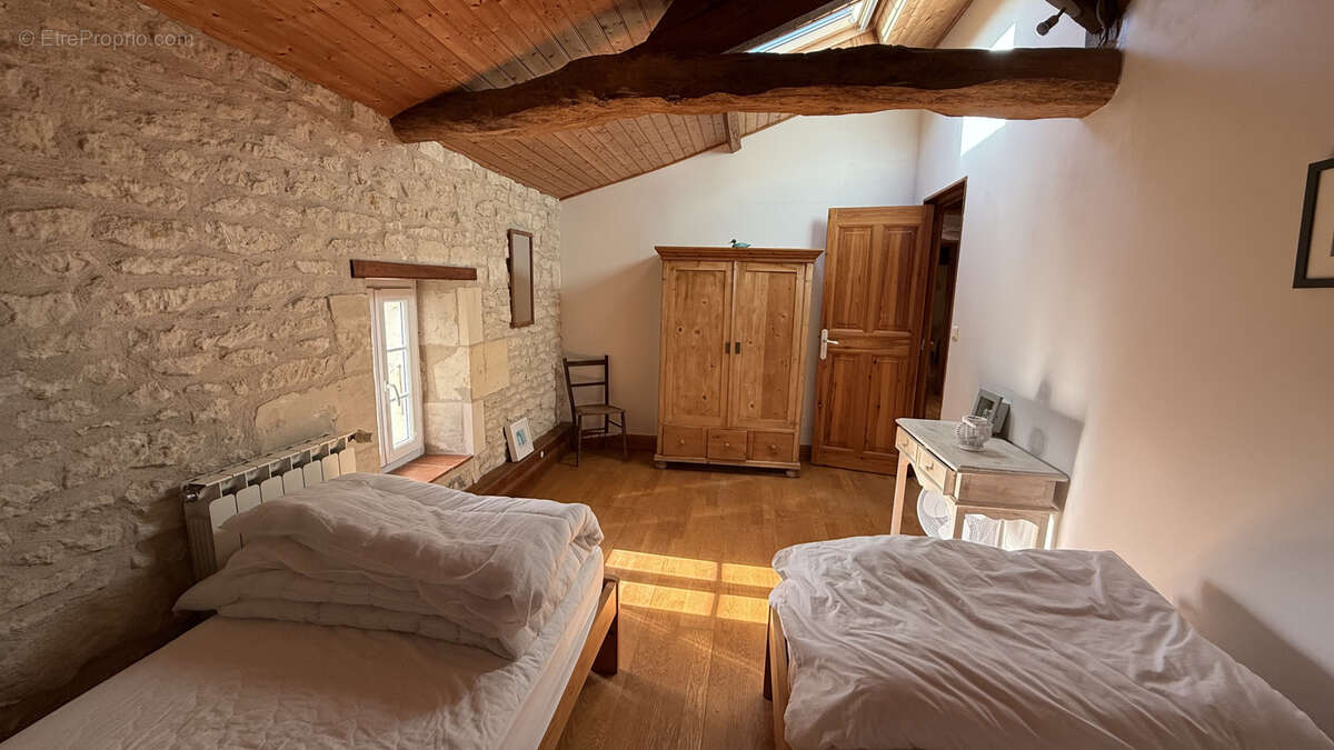 Maison à MORTAGNE-SUR-GIRONDE