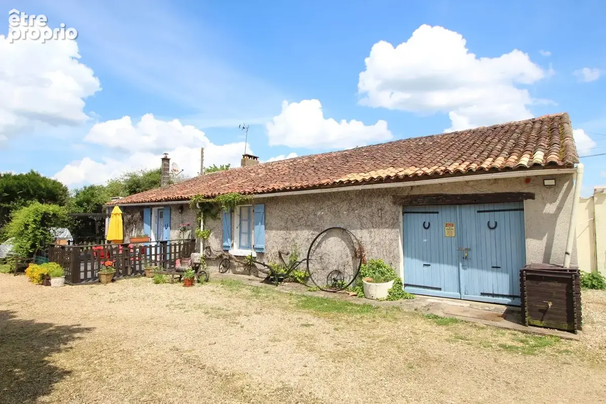 En bordure de village, maison indépendante de quatre chambres avec deux gîtes de deux chambres, grand jardin et piscine - photo 12